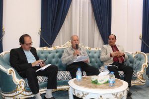 وائل الجشي يتوسط فوزي صالح ومحمد إدريس