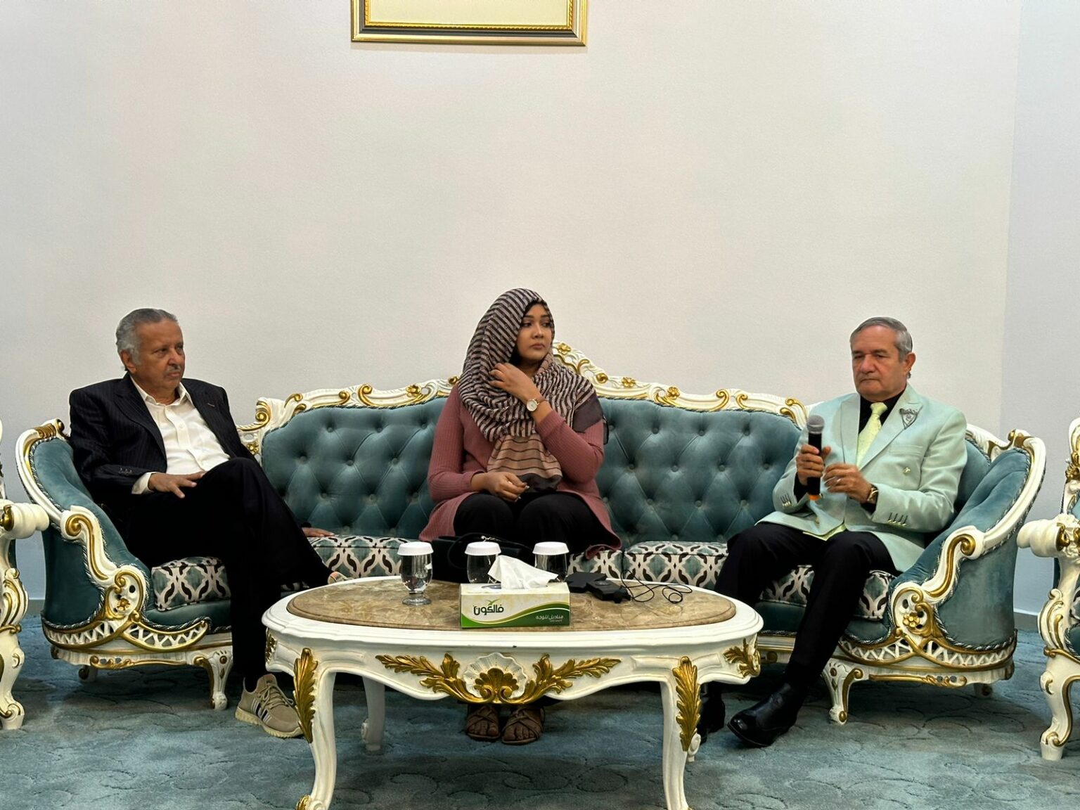 “بعض منها” معرض للفنانة رؤى كمال في النادي الثقافي العربي – مجلة البعد ...